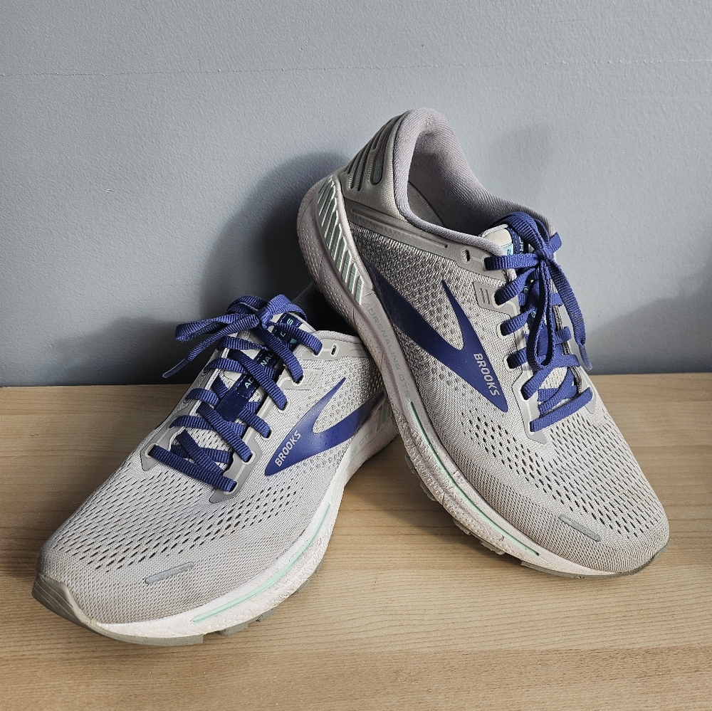 Brooks Adrenaline GTS 22 Sneaker Women's Running Shoes Size 10